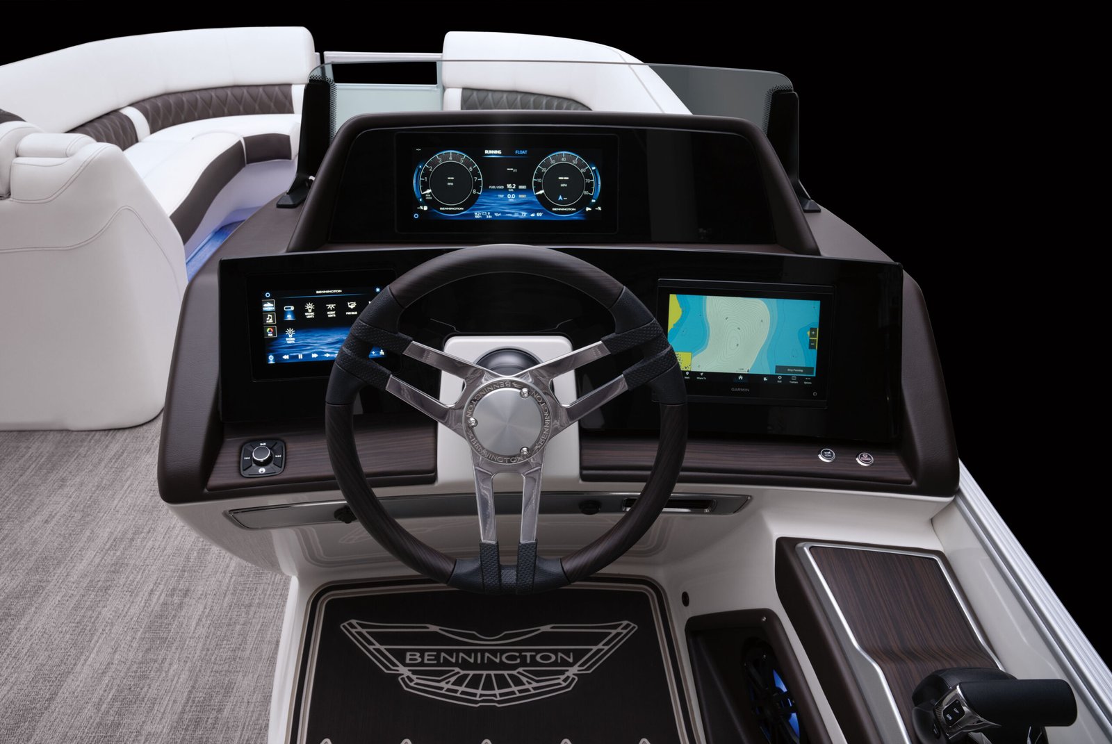 bennington-vivid-ux-dashboard-on-boat-full-interactive-design