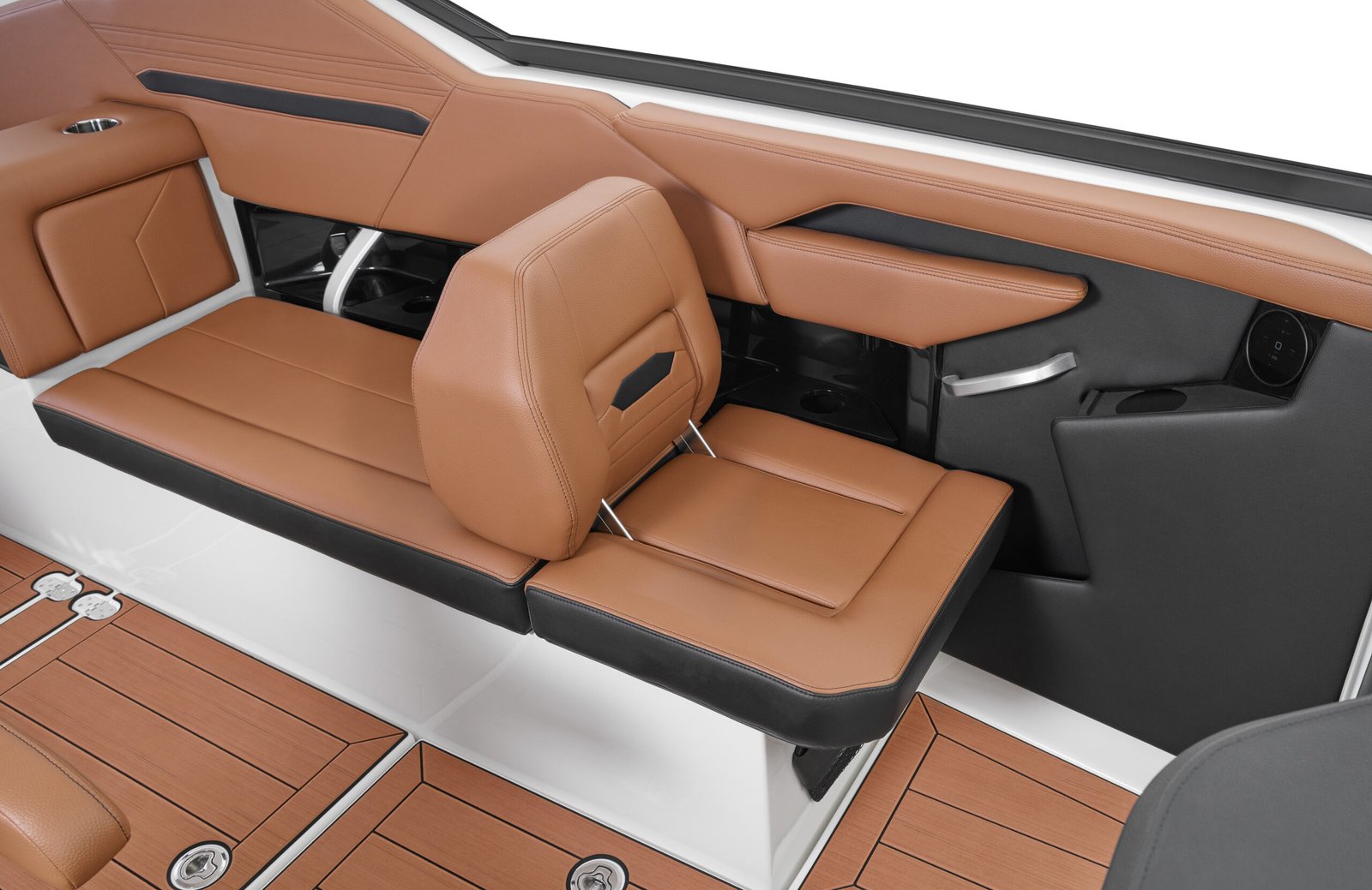 yamaha-295-jet-boat-adjustable-seating-2-marine-design