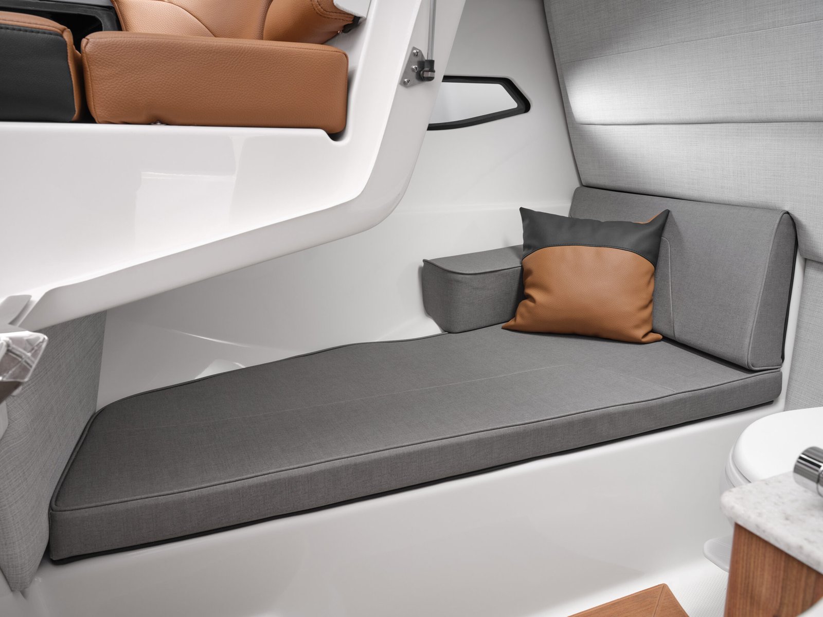 yamaha-295-jet-boat-interior-cabin-marine-design