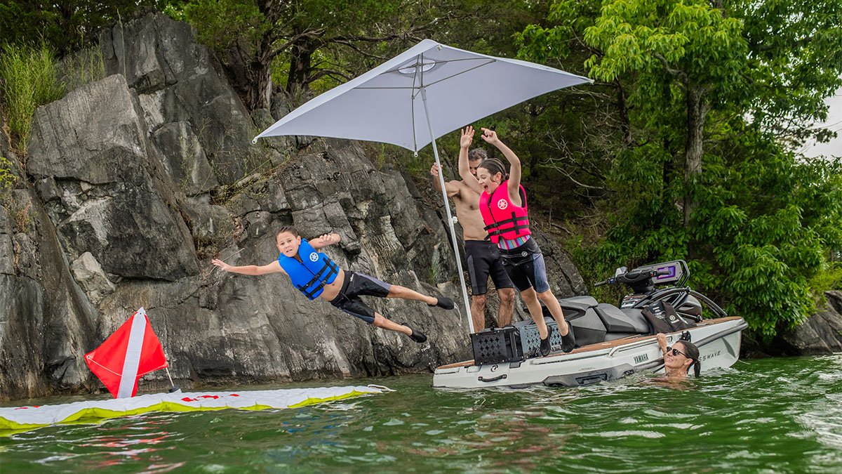 Yamaha Crosswave Splash Pad and Umbrella Accessories Marine Design by ROBRADY