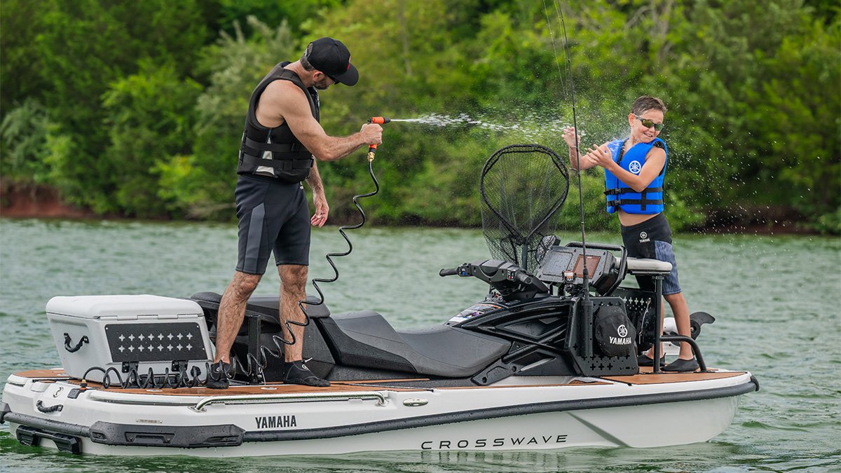 Yamaha Crosswave Hose Fishing Fun Marine Design by ROBRADY Yamaha Crosswave Hose Fishing Fun | design by ROBRADY | Marine Design | International Design Award (IDA) winner | Spark Award winner